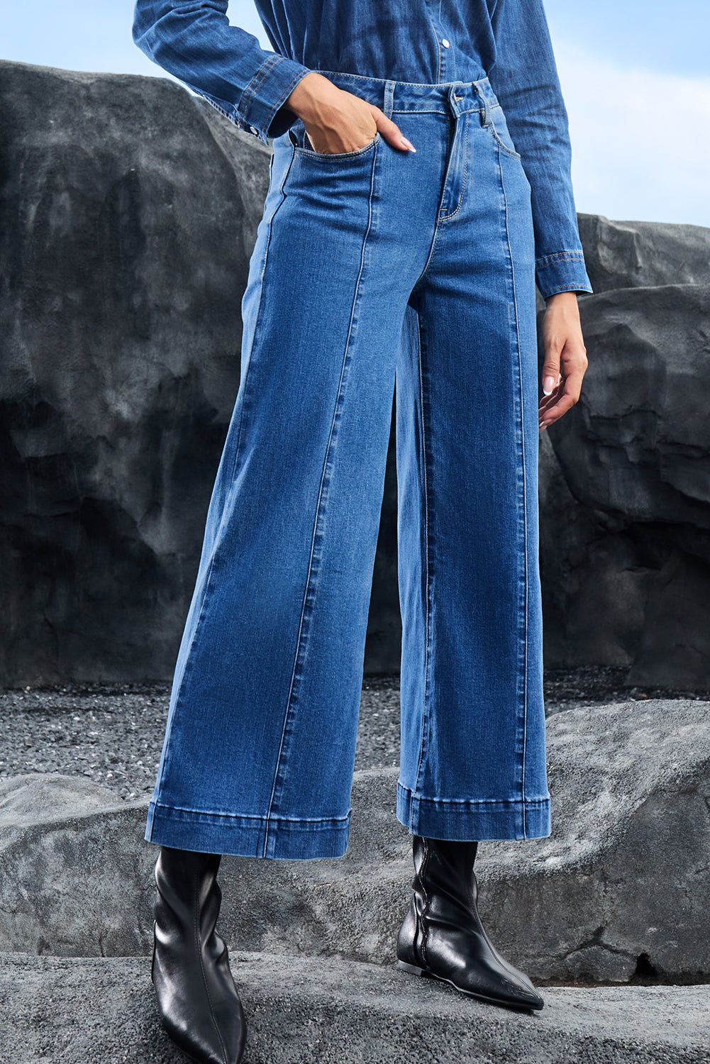 Black Plain Seam Detail Flared Bottom Ankle Length Jeans