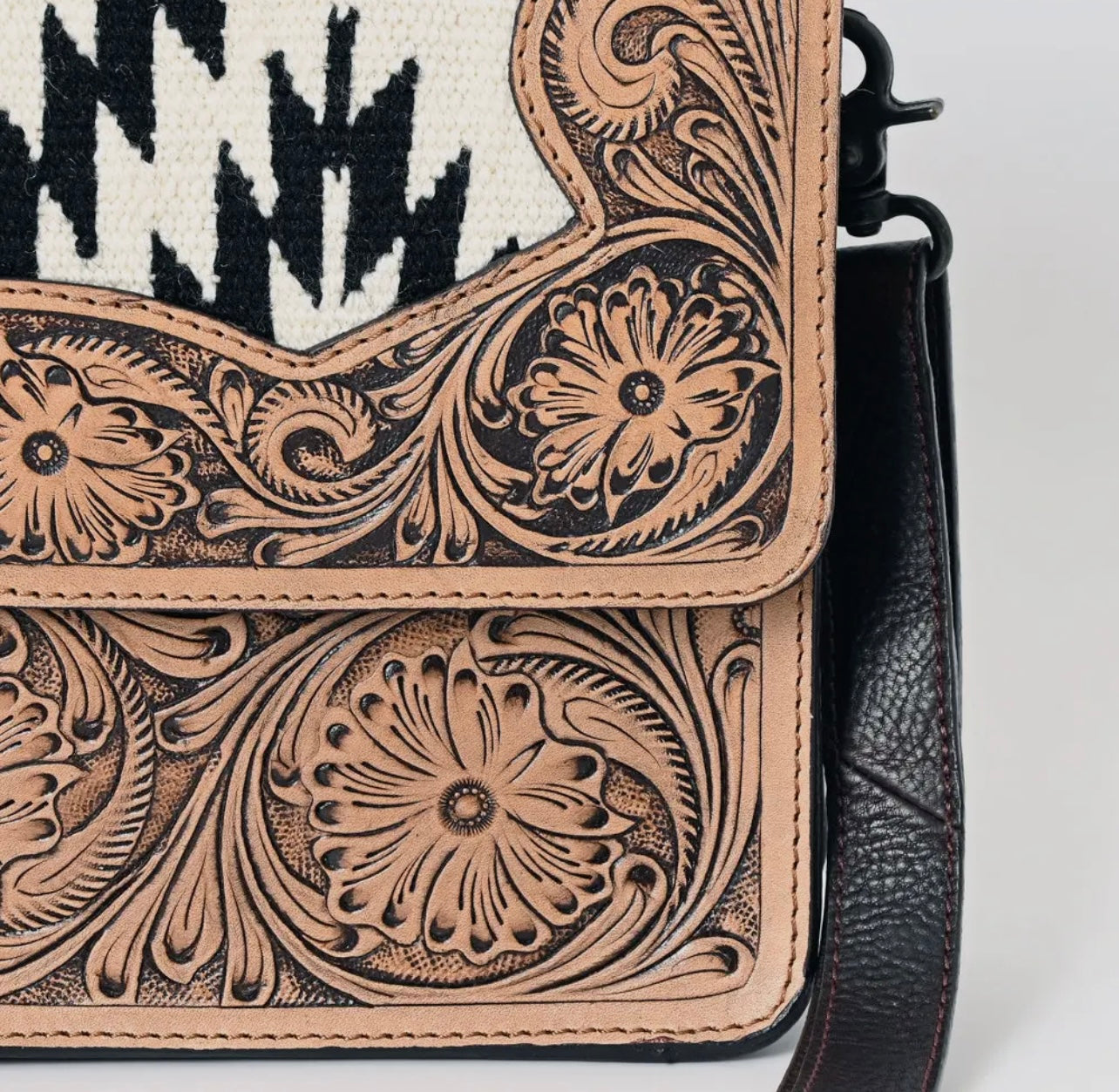 Riley Aztec American Darling Purse